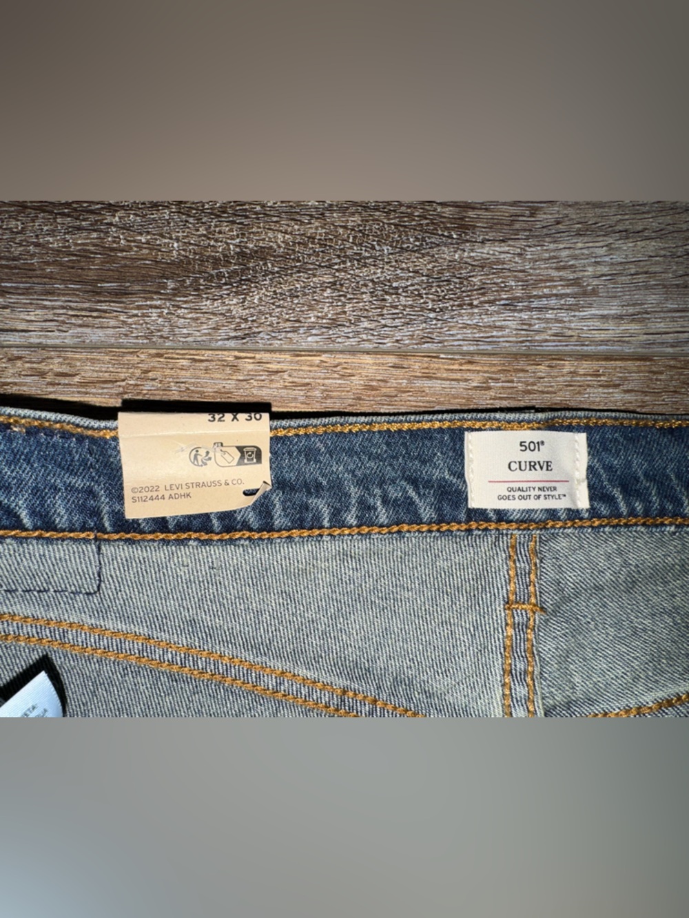 NWT 501 Curve High Waist Straight Leg Medium Wash Studded Jeans Size 32x30 - Picture 5 of 14